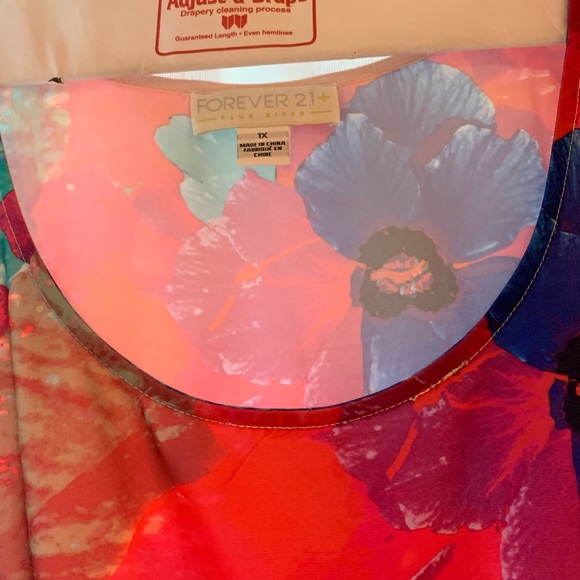 Pretty floral dress 1X! - Picture 2 of 2